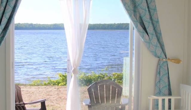 The Lake House, Couples Retreat! Cabin 3