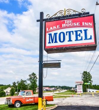 The Lake House Inn
