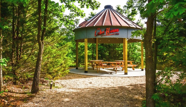 The Lake House Inn