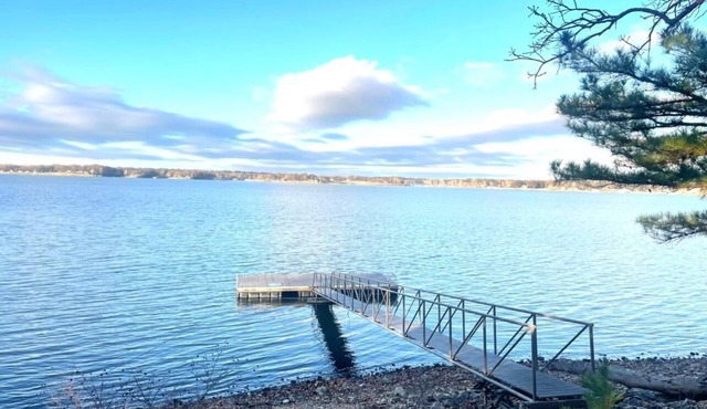 The Lake House is a cozy 2 bedroom at Stony Point