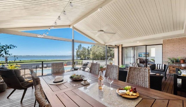 The Lake House - Luxury home with Pool.