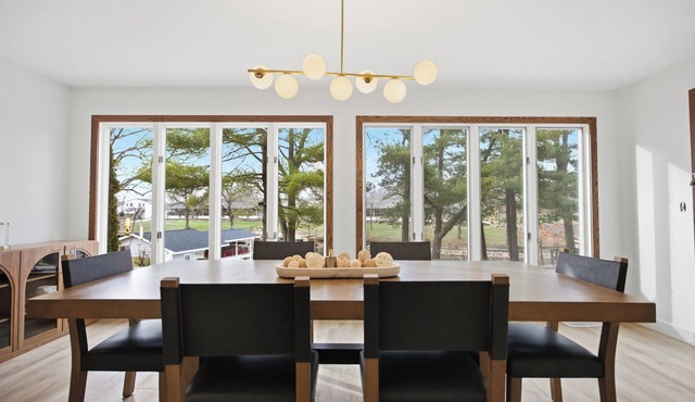 THE LAKE HOUSE - Official Relaxation HQ - On Beautiful Lake Sara, Effingham, IL