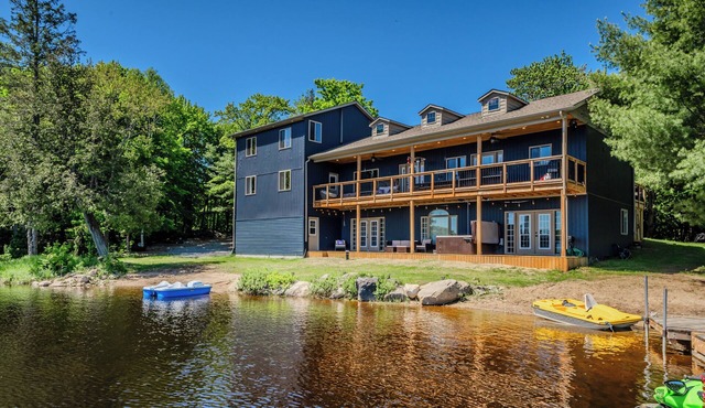 The Lake House on Bear Lake - Amazing Family Cottage