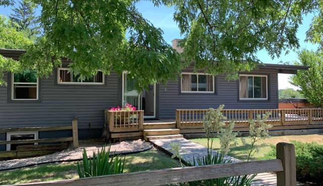 The Lake House ~On~ Sunset Path w/private beach access, pool, hot tub & WIFI