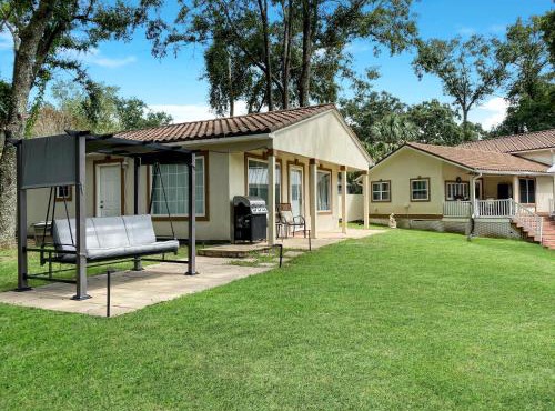 The Lake House, Pool, Dock and Lake Access, Pensacola