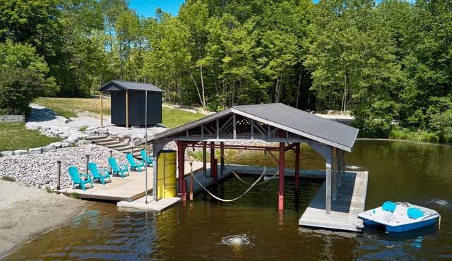 The Lake House! Private 3.6 Acres Family Retreat!