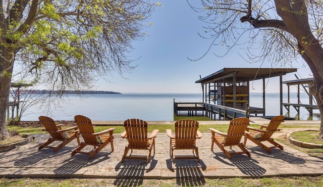 'The Lake House' w/Dock & Patio in Livingston