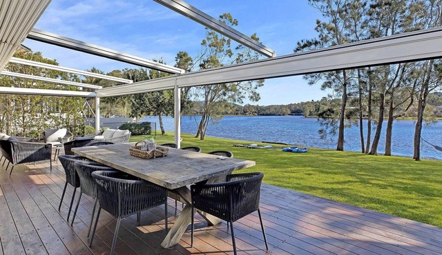 THE LAKE HOUSE @ WAMBERAL