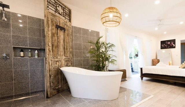 The Lake Palace Murrays Beach