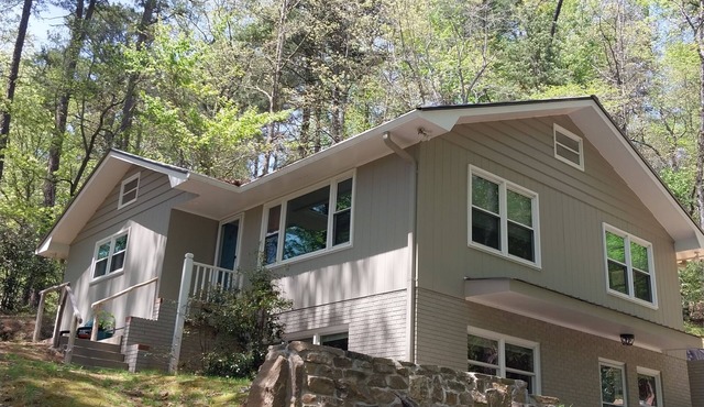 The Lake Rabun Cove Stream House-Your Perfect North Georgia Mountain Escape