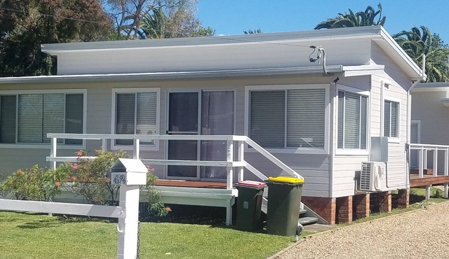 The Lake Shack- Lake Conjola
