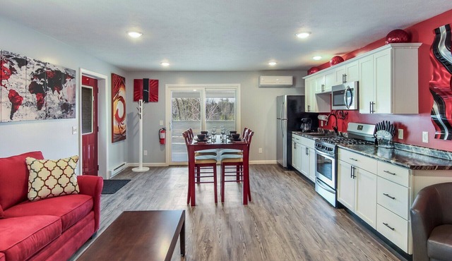 The Lake View Outside Traverse CitynSleeps 4, Sleeping Bear Dunes short drive