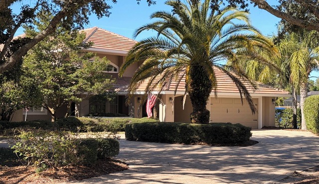 The lakefront Brantley House