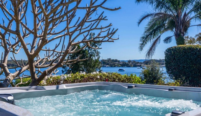 The Lakefront Haven perfect for families and friends creating lifelong memories