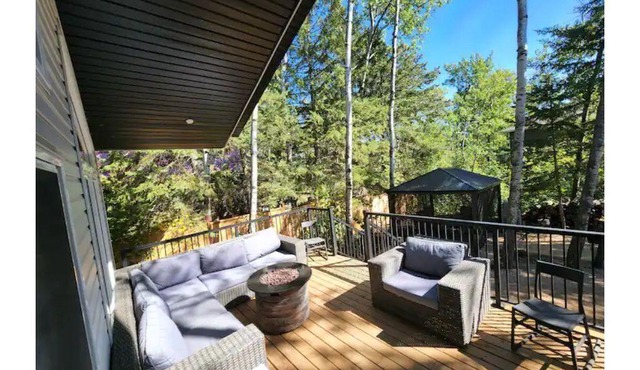 The Lakehouse at Fishing Lake | Sauna + Huge Deck + Firepit