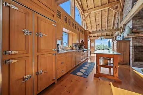 The Lakehouse at The Dunn Compound on the Lake