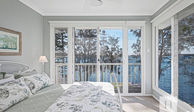 The Lakehouse Retreat - Waterfront w/Jetty!