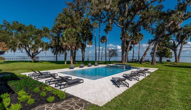 the LAKEHOUSE/Lake George/Boat Ramp Access/Luxe