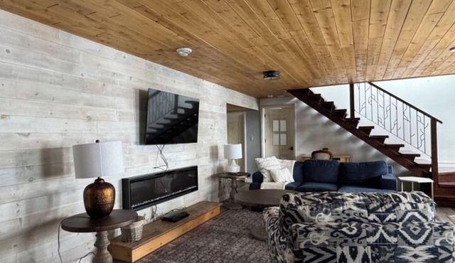 The Lakehouse on Nicol Island
