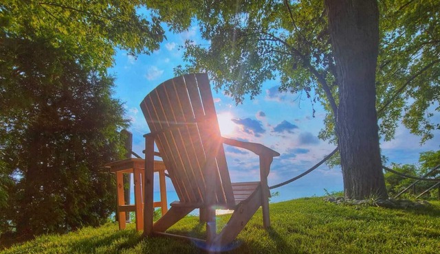 - the Lakehouse Retreat - with breath taking views
