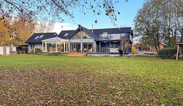 The Lakehouse - UK50894