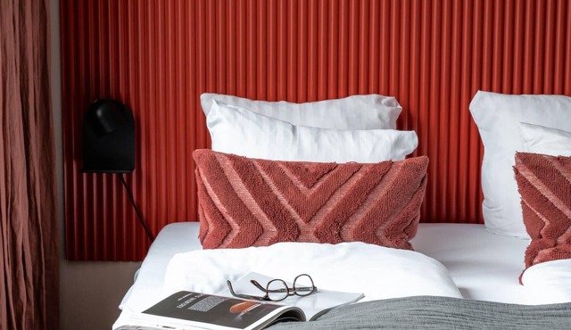 The Lakes 2BR 2Bath by Daniel & Jacob's