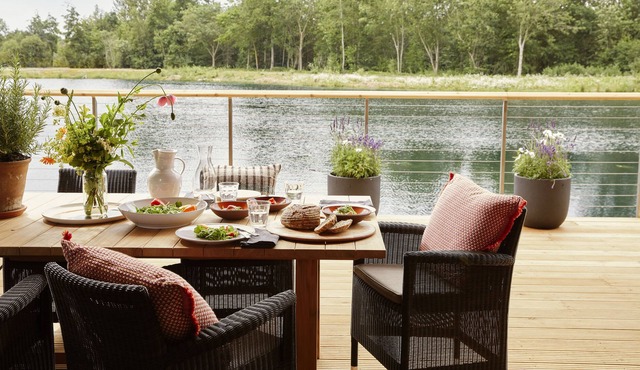 The Lakes by YOO, Hawthorn Lakeside Apartment - free access into onsite Spa