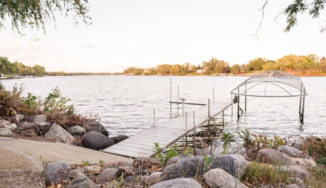 The Lakeside Retreat