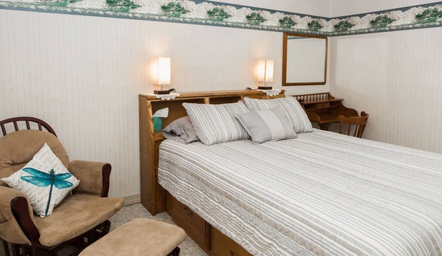 THE LAKEVIEW ROOM - Mountain Lakeview Lodge ~ Enjoy your stay!