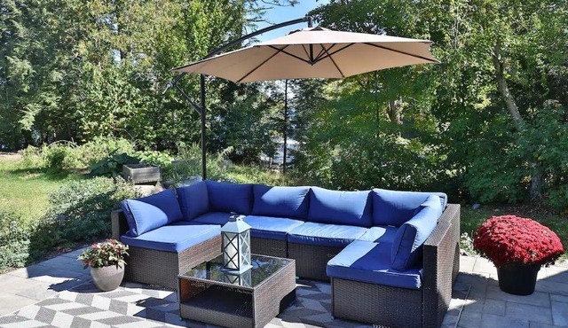 The Lakeway Cottage