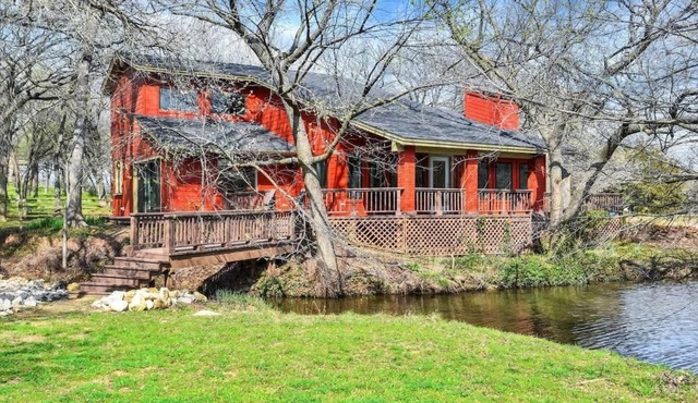 The Land Fall Lodge S