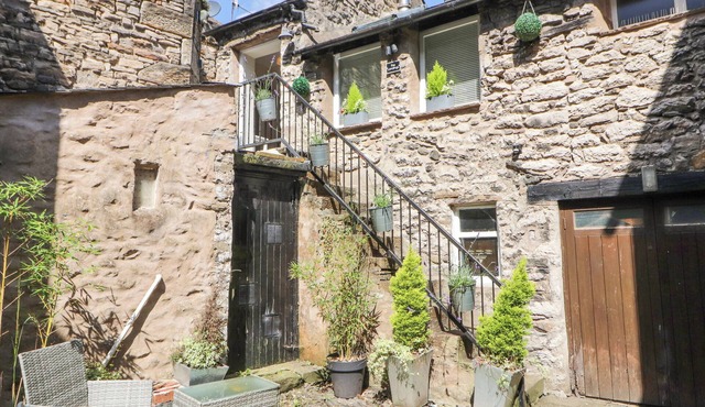 THE LANDINGS, with open fire in Kirkby Lonsdale