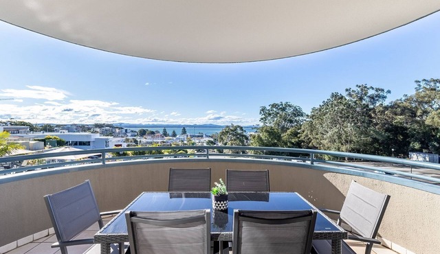 The Landmark, 211/61B Dowling Street - Resort Style holiday with pool, games room & restaurant