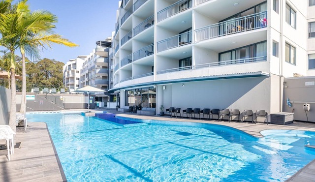 The Landmark unit 405 Resort style, spectacular water views, lift, linen, pool, games room, port-a-cot and highchair.
