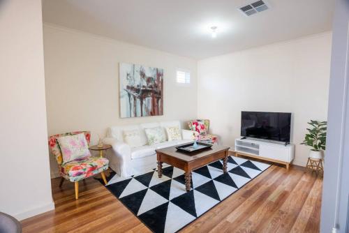 The Lane of Lightsview - Relaxed Inner-city Living