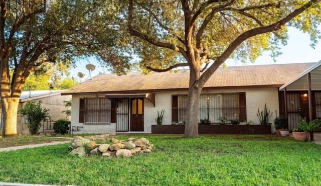 The Laredo Home - 3 bed home in a quiet and safe neighborhood