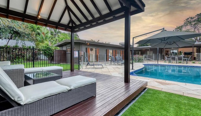 The Last Resort: A Two Pool Luxury Villa