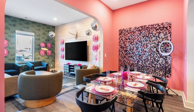 The Last Rodeo | Bachelorette Retreat | Sleeps 24 | 5 Mins to Broadway