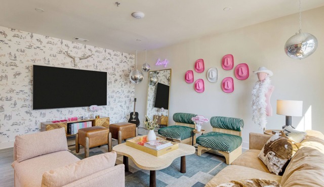 The Last Rodeo | Bachelorette Retreat | Sleeps 36 | 5 Mins to Broadway