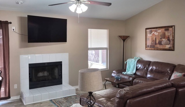 The Launch Pad - Relaxing 4BR Retreat Near Beaches, Cruises & NASA