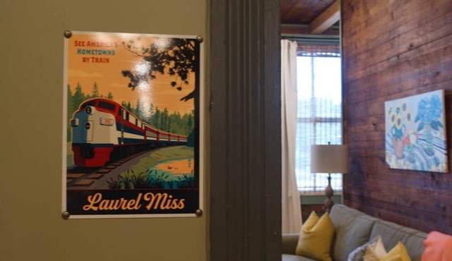 The Laurel Room- The Buzzard's Roost Inn