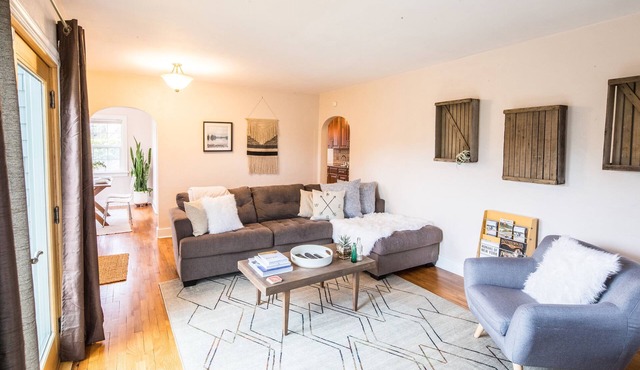 The Laurels: Elegant Craftsman Perfectly Located