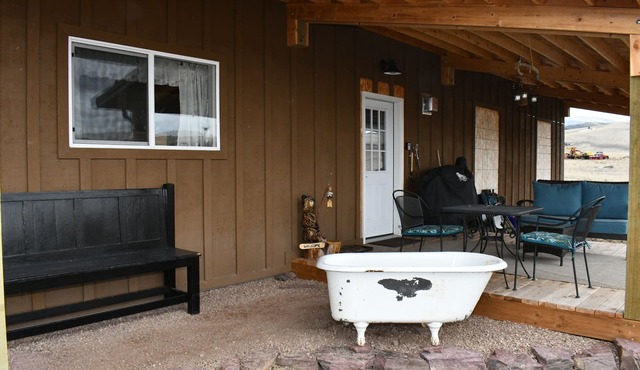 The Lazy 8 Apartment