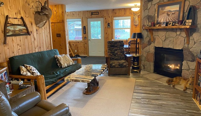 The Lazy Acorn Cabin