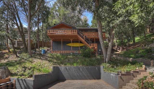The Lazy Bear Cabin - Warm & Woodsy w/Hot Tub