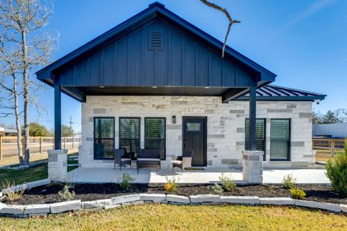 The Lazy Joey Stylish 3BR Near Round Top and AandM!
