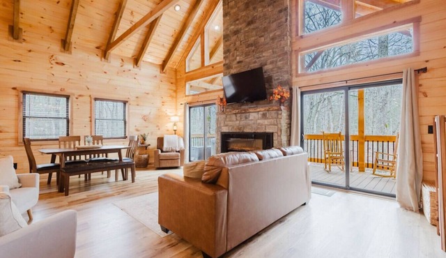 The Lazy Maple in RRG - Hot tub/Fire pit/Arcade