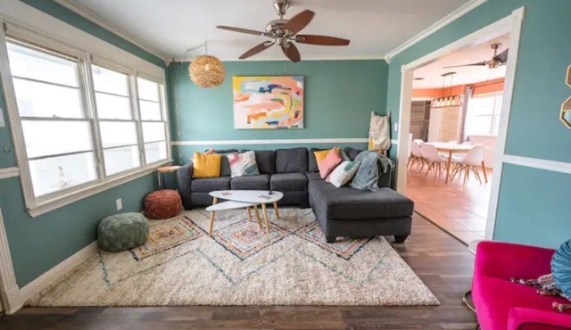 The “LBK Peach" 4/3 home near TTU & med dist.