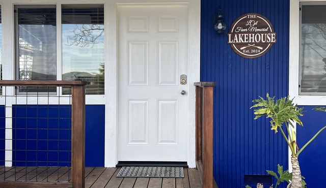 The LCpl Faver lake house sleeps 8 with a private beach and boat ramp