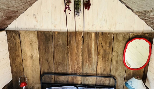 The Lea - tiny cabin in cow pasture